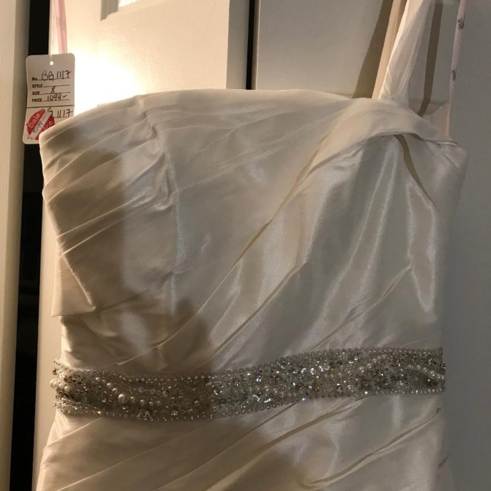 BRIDAL - Picture 5 of 7